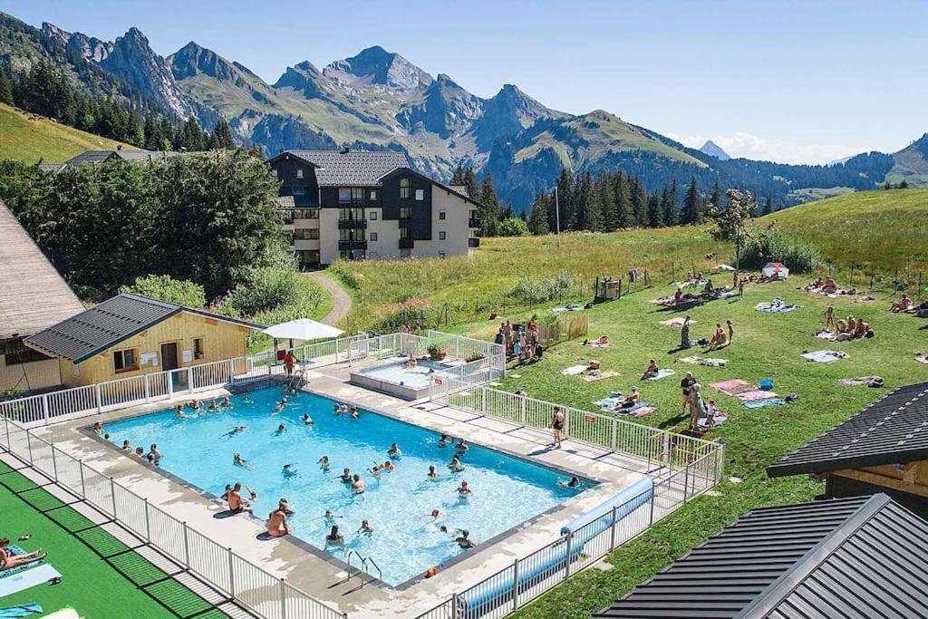 Appartement La Clusaz Avec Terrasse Sur Les Pistes De Ski Manigod Kültér fotó